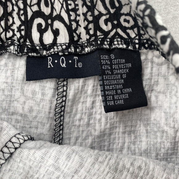 R.Q.T. Skirt Womenss Size Small Modi Abstract Flare Gauzy Black White Boho - Picture 5 of 6